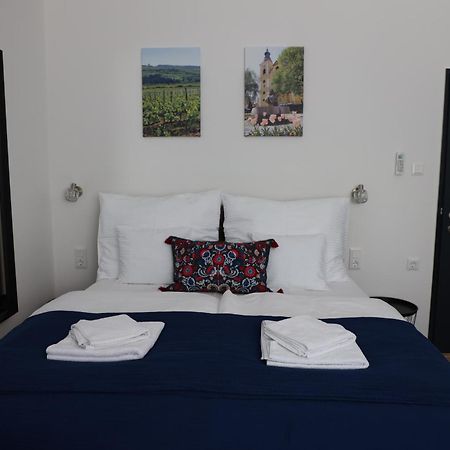 Natali Apartmanhaz เอ็กเกอร์ ภายนอก รูปภาพ