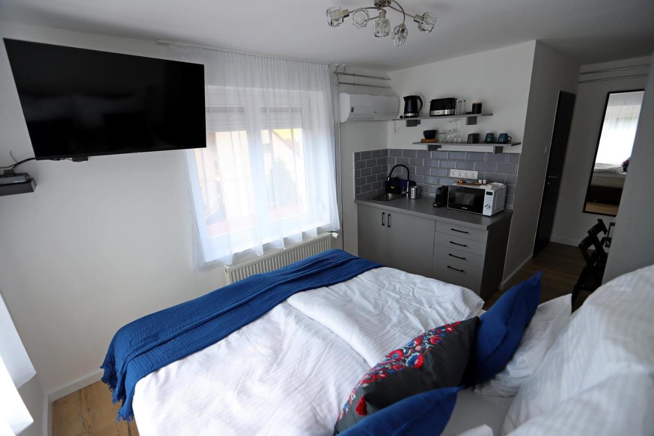 Natali Apartmanhaz เอ็กเกอร์ ภายนอก รูปภาพ