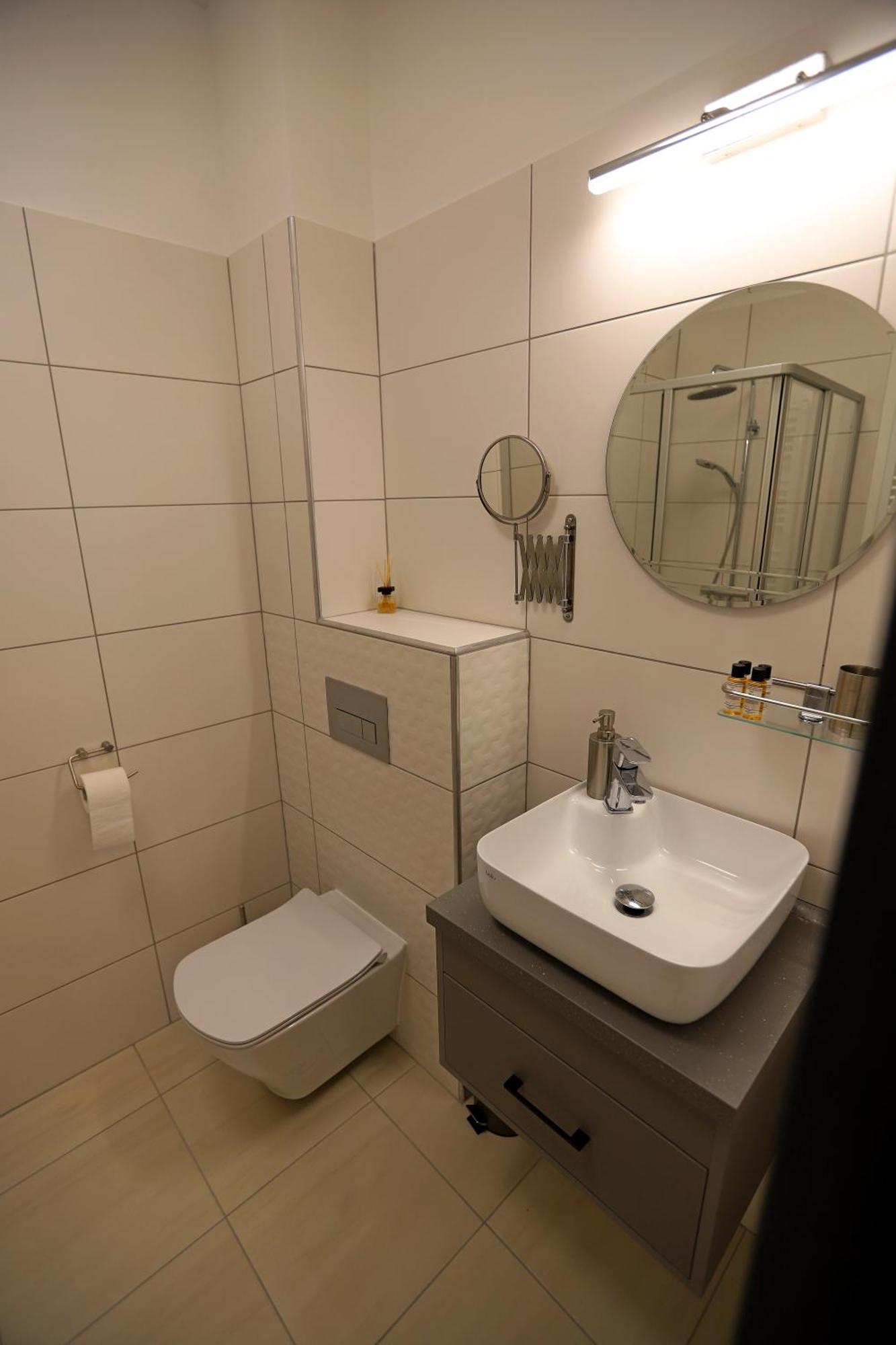 Natali Apartmanhaz เอ็กเกอร์ ภายนอก รูปภาพ