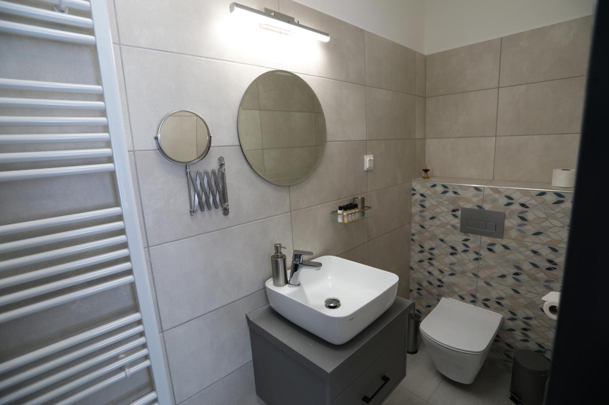 Natali Apartmanhaz เอ็กเกอร์ ภายนอก รูปภาพ