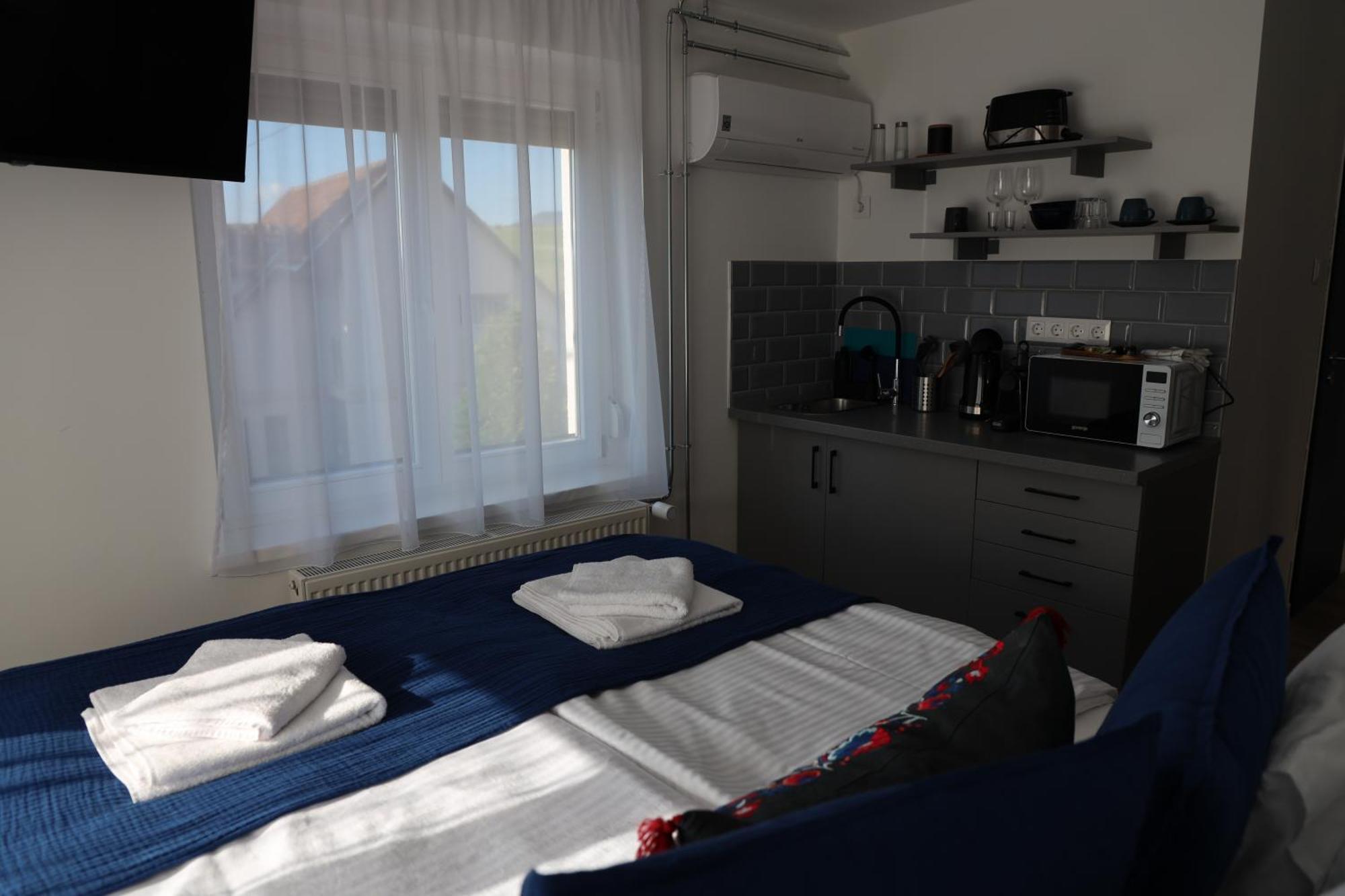 Natali Apartmanhaz เอ็กเกอร์ ภายนอก รูปภาพ